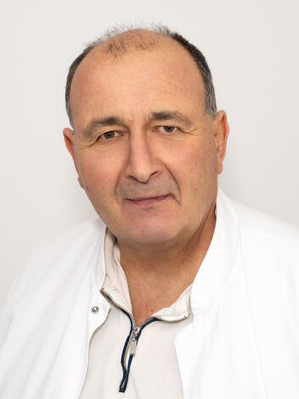 Dr. med. David Brix